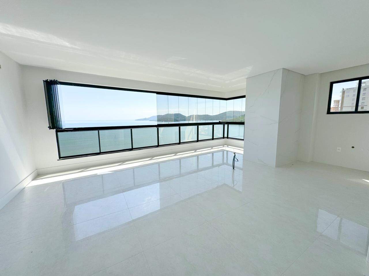 Apartamento à venda no Balneário Perequê: