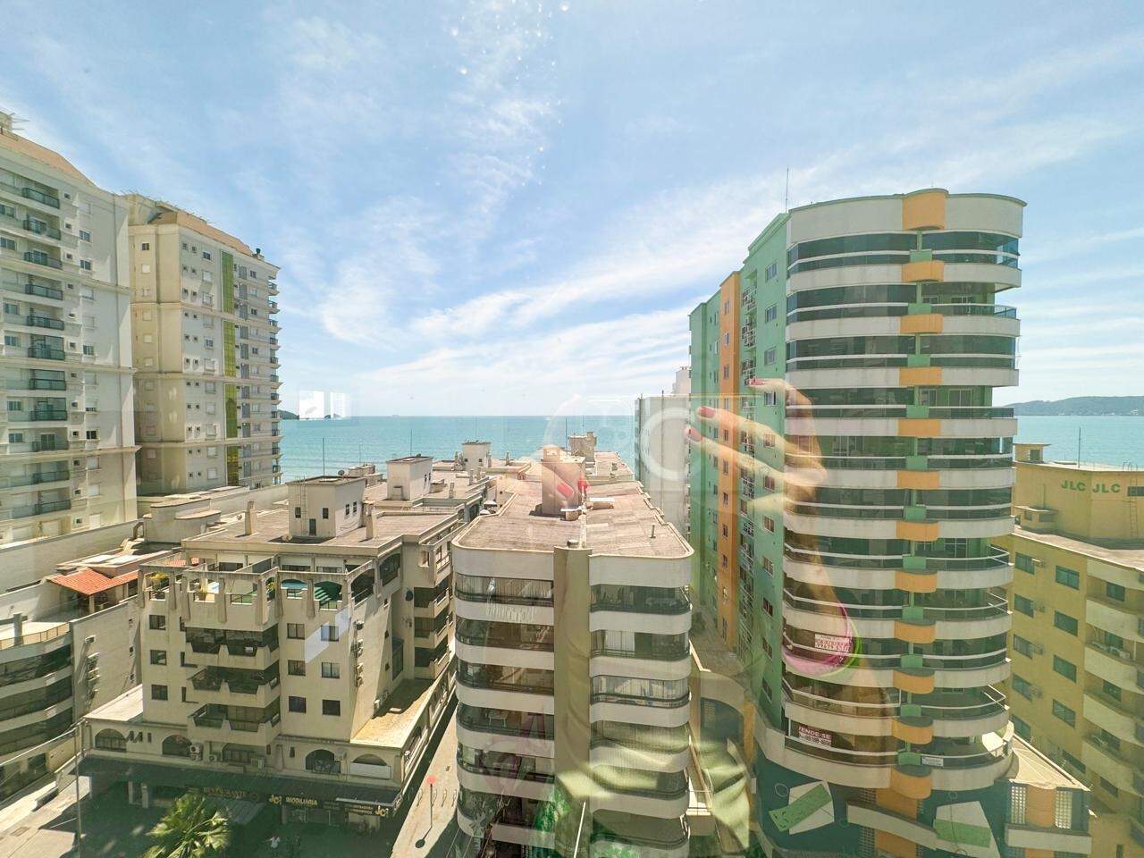 Apartamento à venda no Meia Praia: