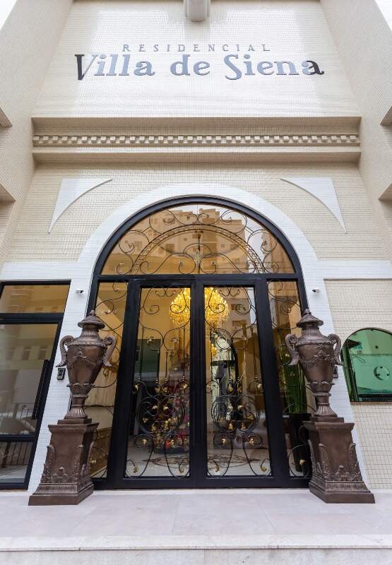 Apartamento à venda no Meia Praia: 