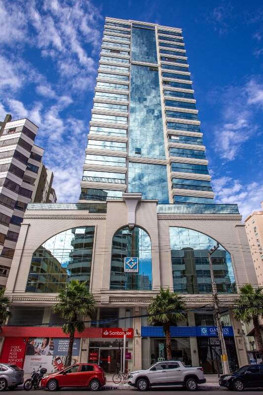 Apartamento à venda no Meia Praia: 