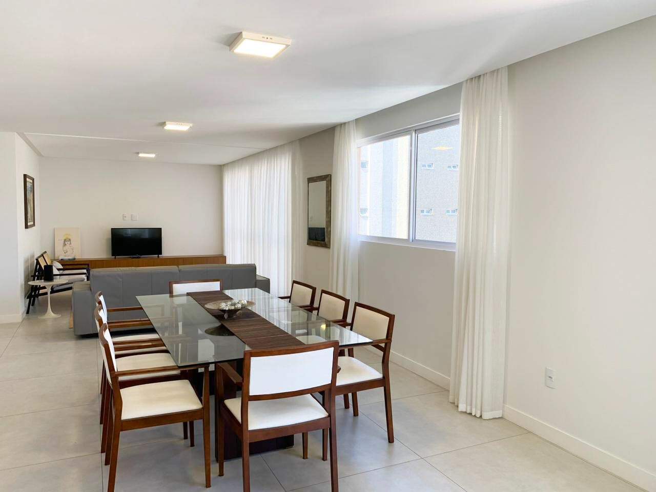 Apartamento à venda no Meia Praia: 