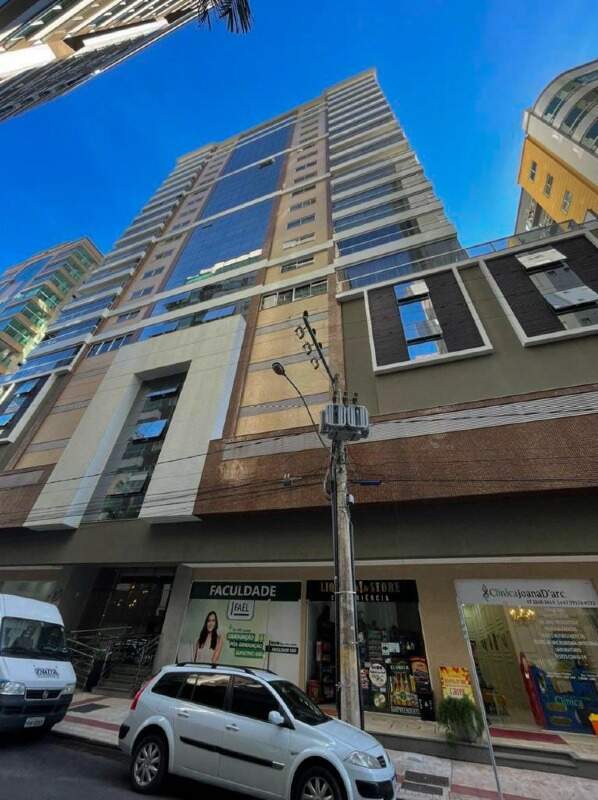 Apartamento à venda no Meia Praia: 