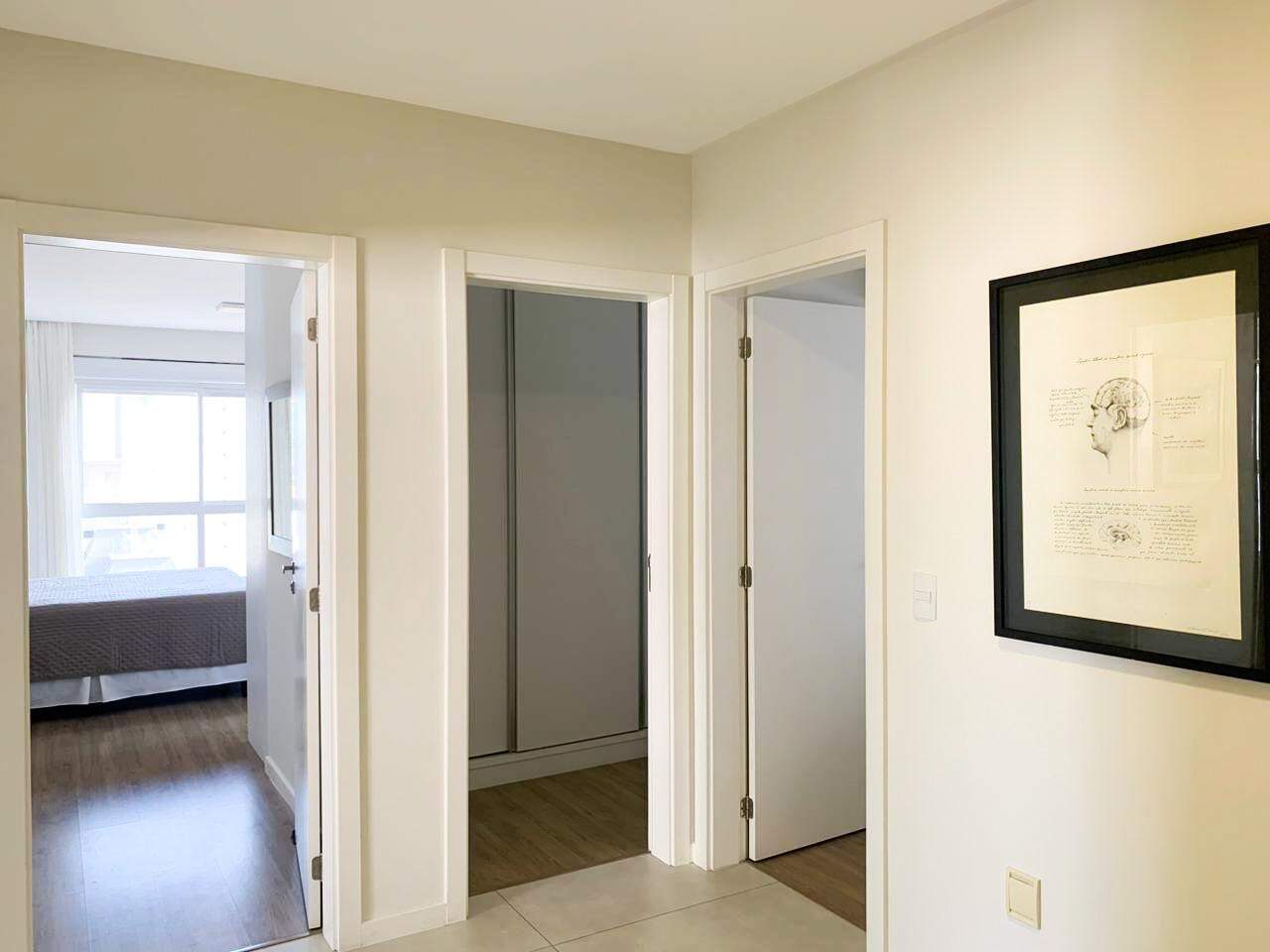 Apartamento à venda no Meia Praia: 