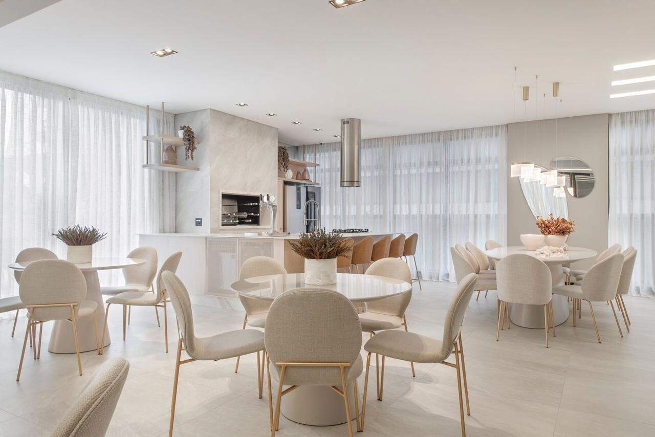 Apartamento à venda no Meia Praia: 