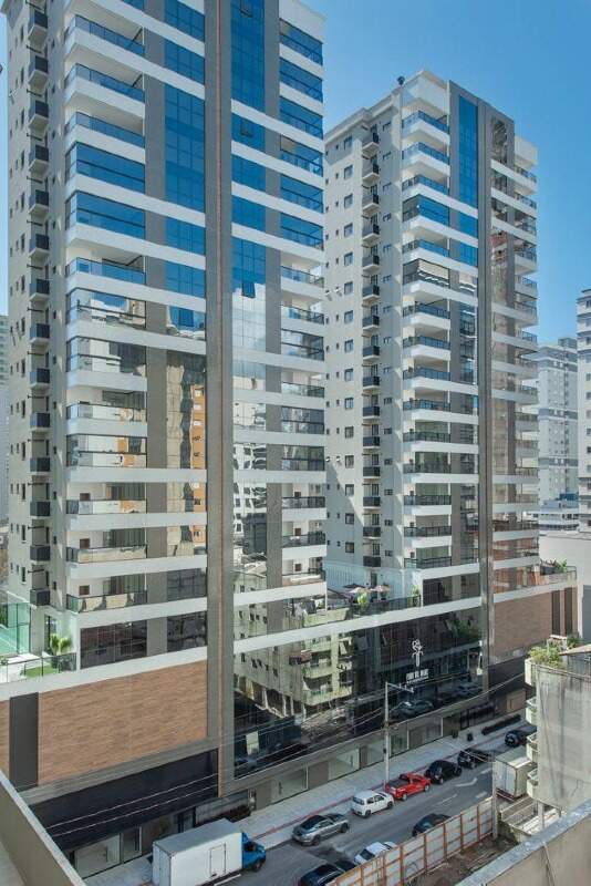 Apartamento à venda no Meia Praia: 