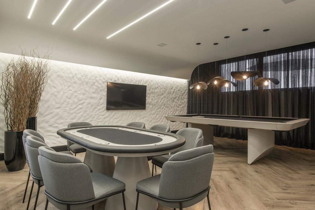 Apartamento à venda no Meia Praia: 