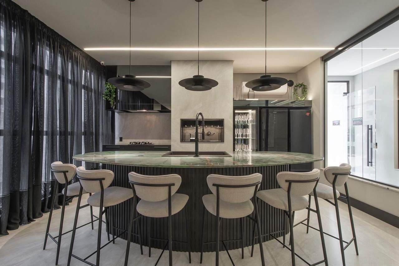 Apartamento à venda no Meia Praia: 