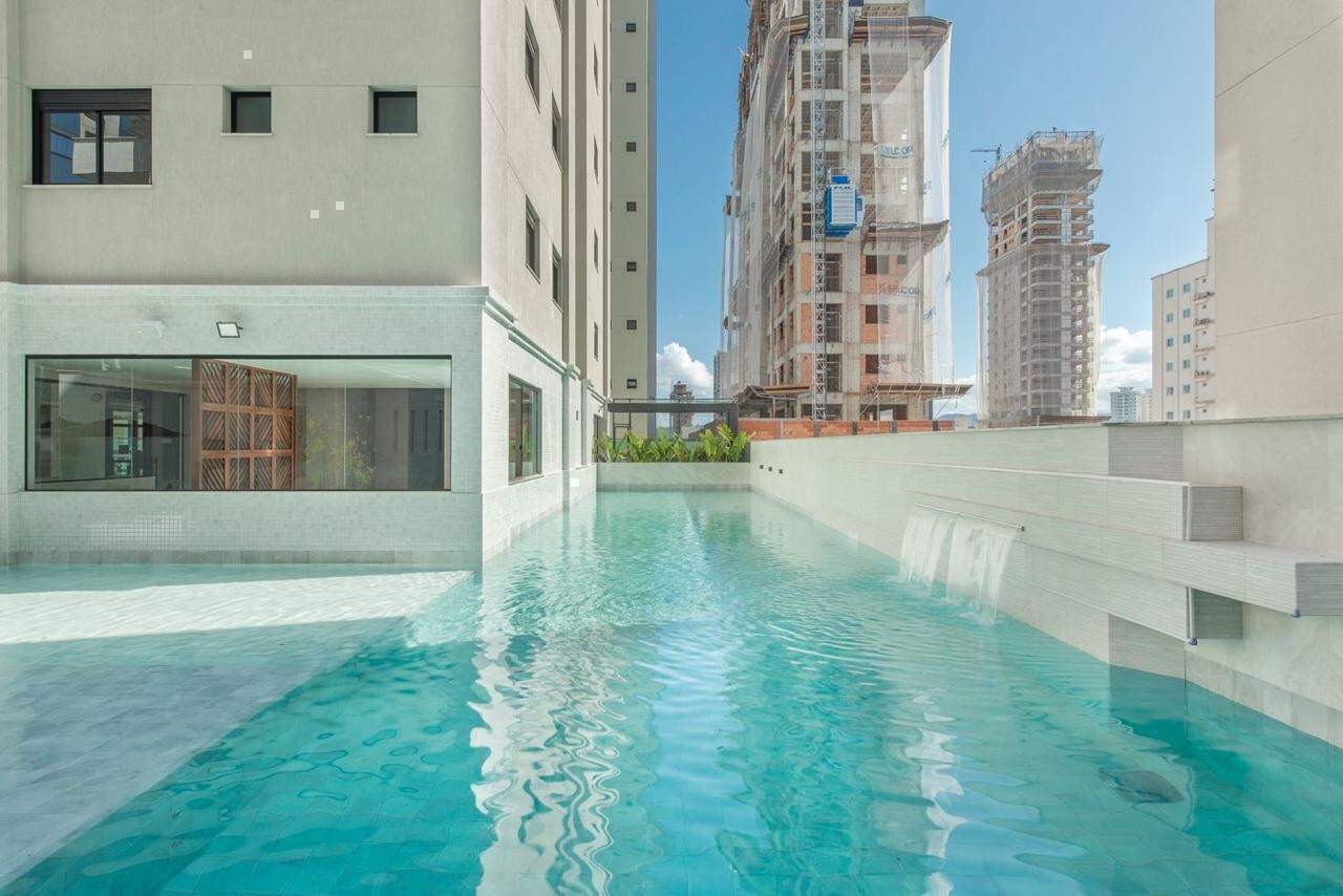 Apartamento à venda no Meia Praia: 