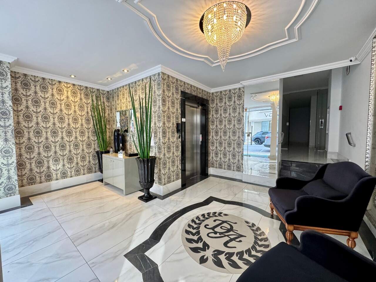 Apartamento à venda no Meia Praia: 
