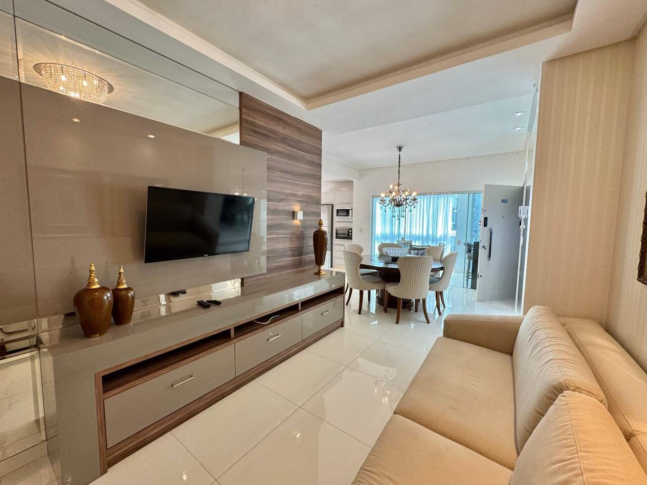 Apartamento à venda no Meia Praia: 