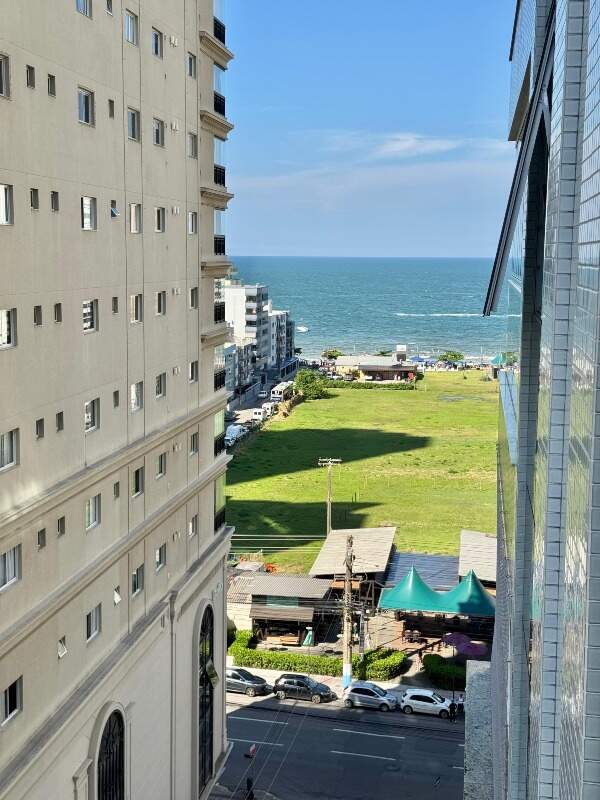 Apartamento à venda no Meia Praia: 