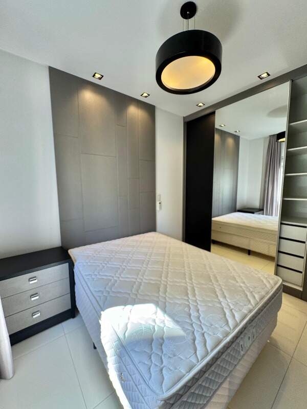 Apartamento à venda no Meia Praia: 