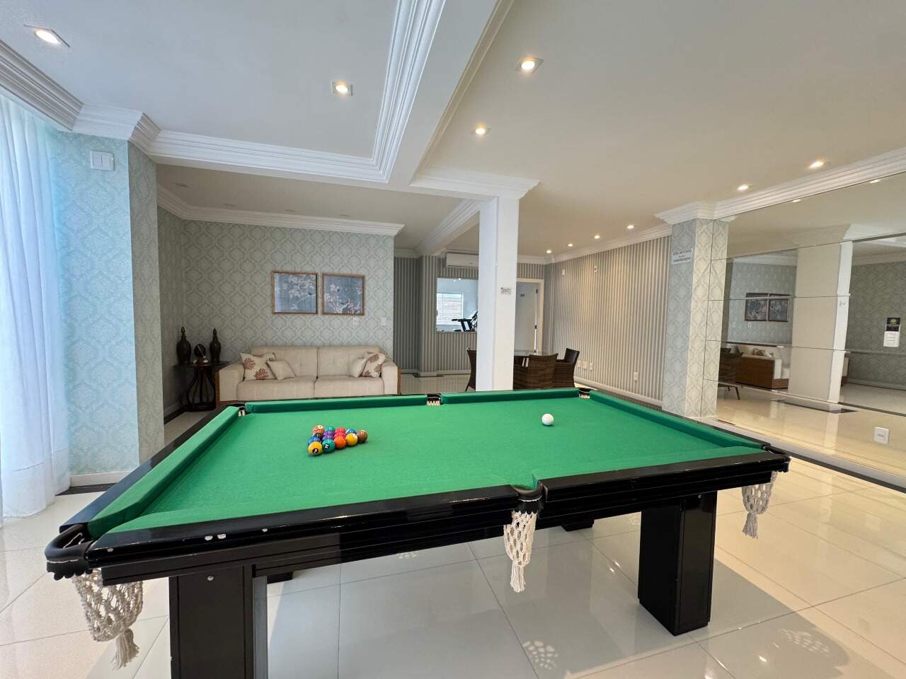Apartamento à venda no Meia Praia: 