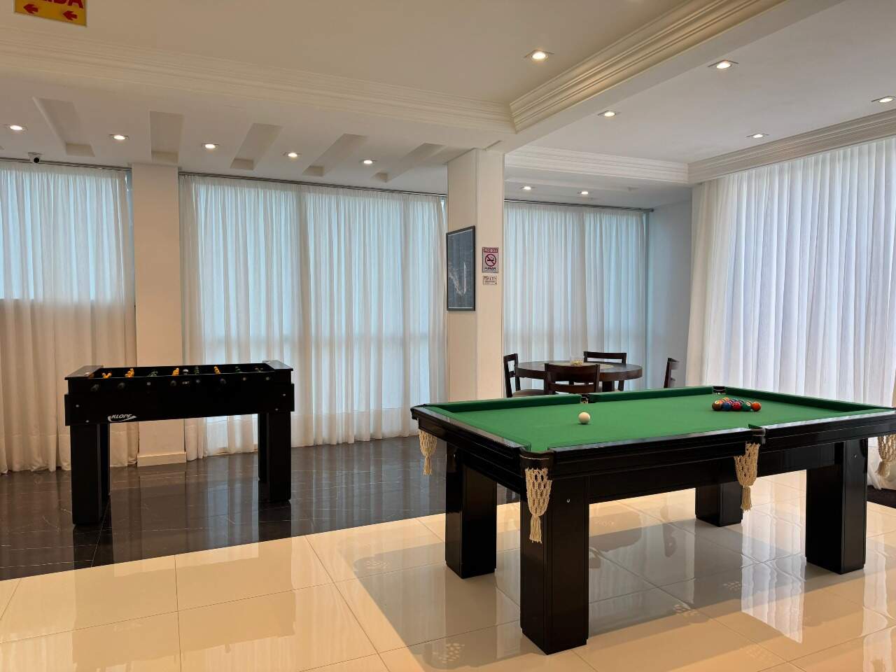 Apartamento à venda no Meia Praia: 