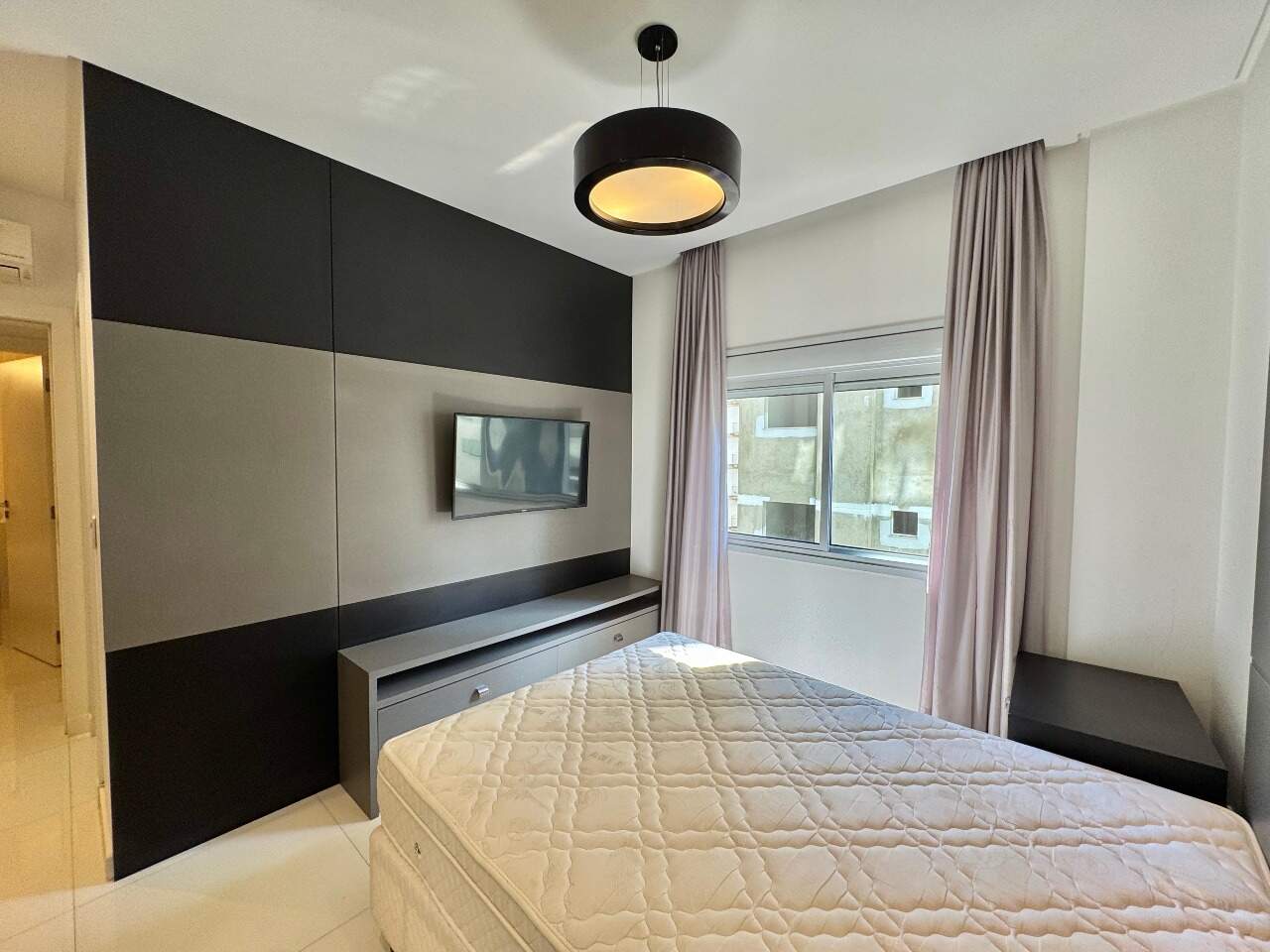 Apartamento à venda no Meia Praia: 