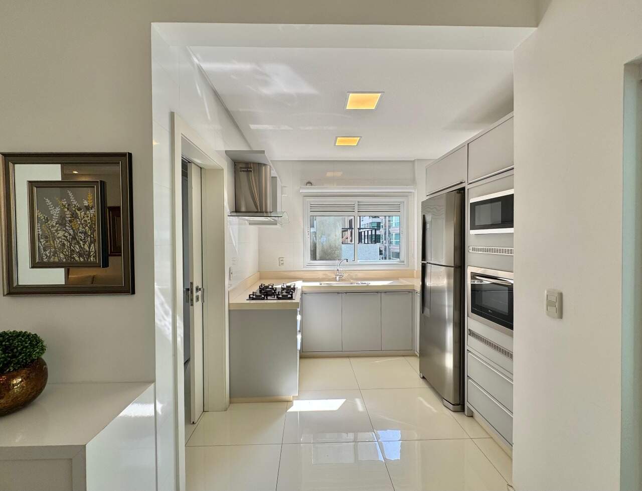 Apartamento à venda no Meia Praia: 