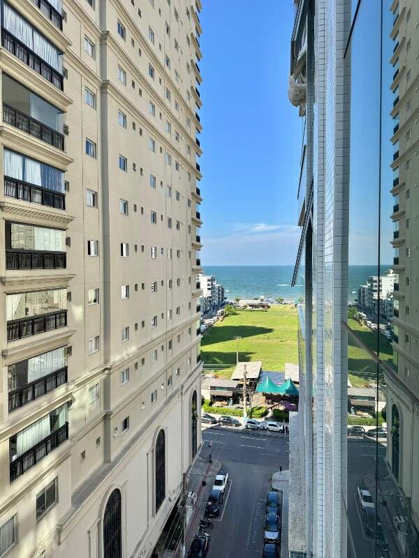 Apartamento à venda no Meia Praia: 