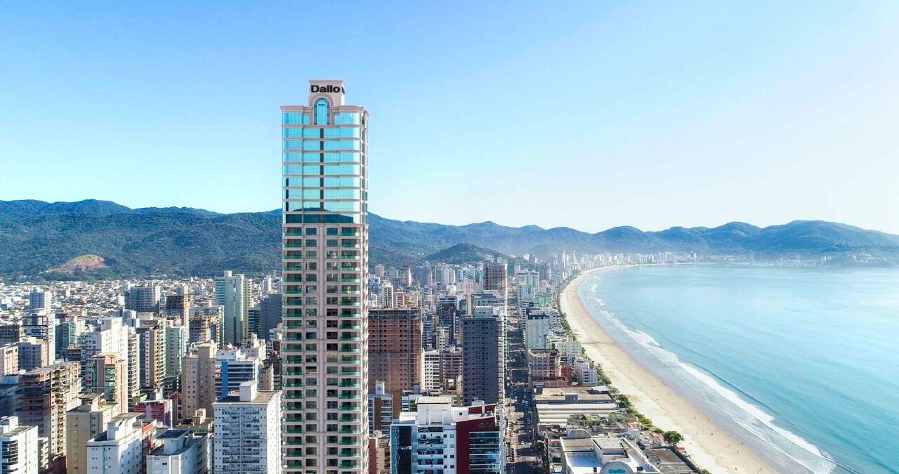 Apartamento à venda no Meia Praia: 