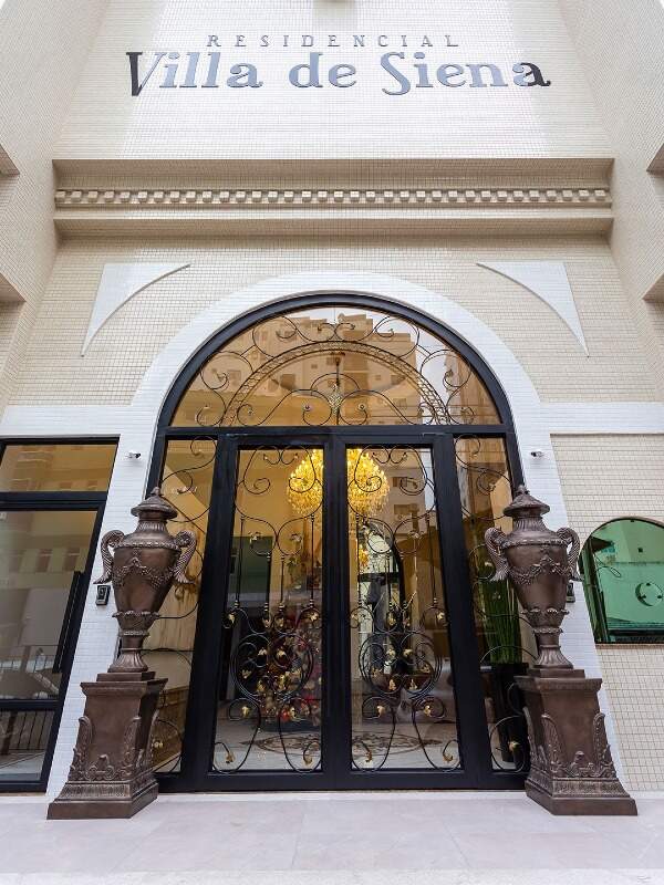 Apartamento à venda no Meia Praia: 