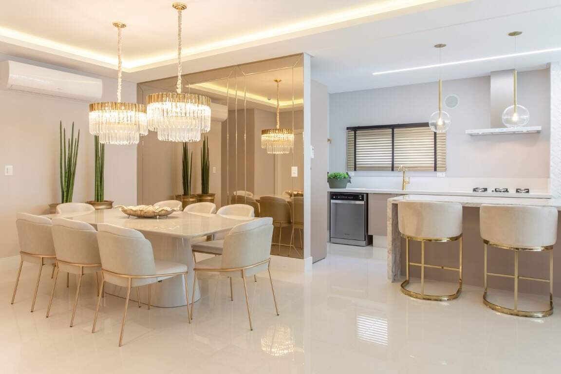 Apartamento à venda no Meia Praia: