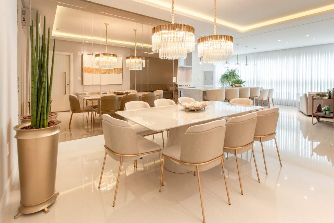 Apartamento à venda no Meia Praia: 