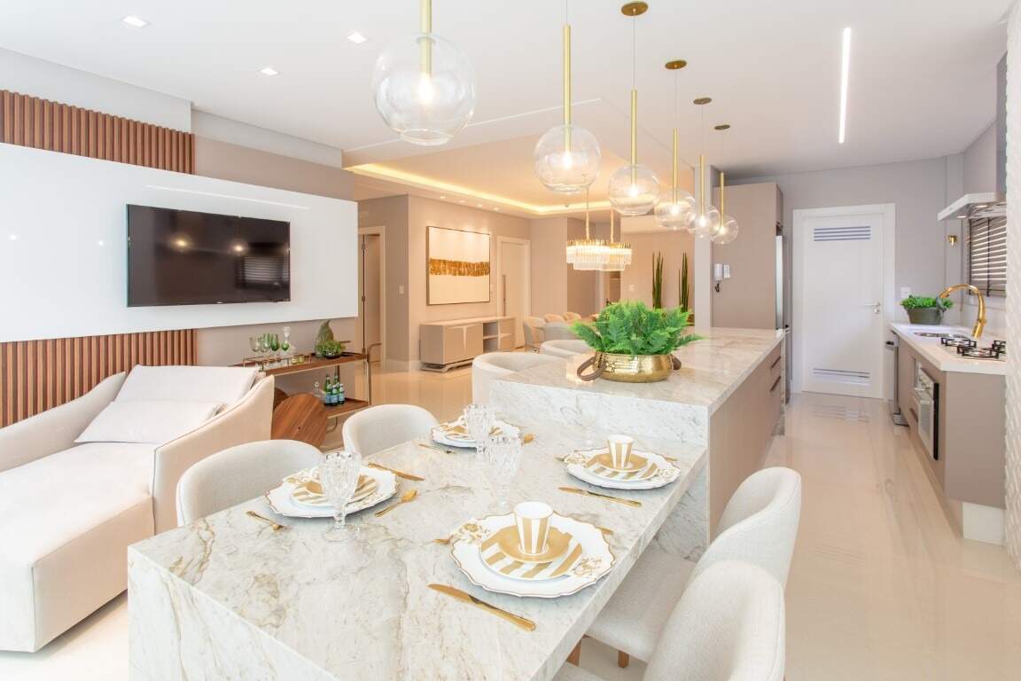 Apartamento à venda no Meia Praia: