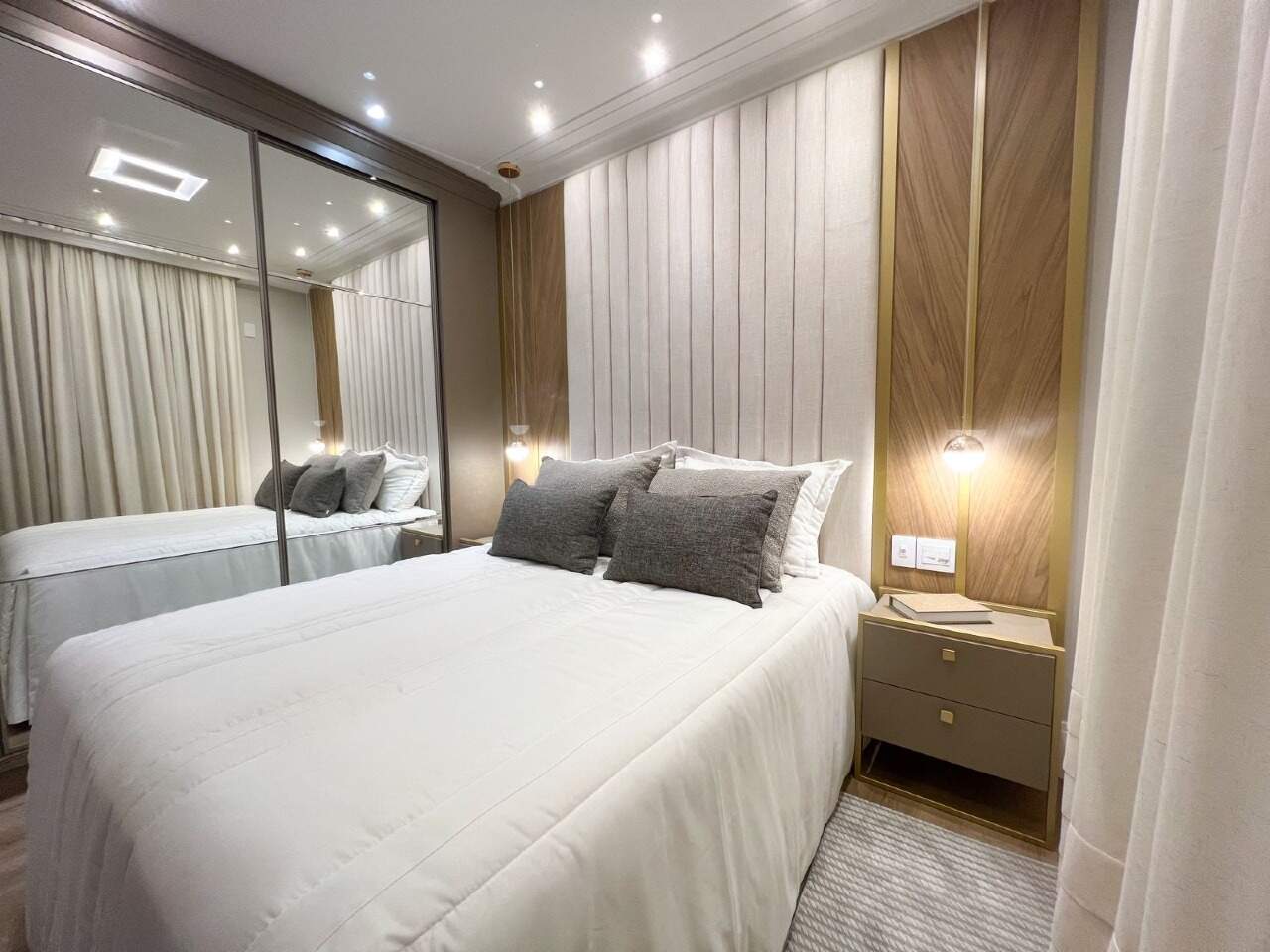Apartamento à venda no Meia Praia: 