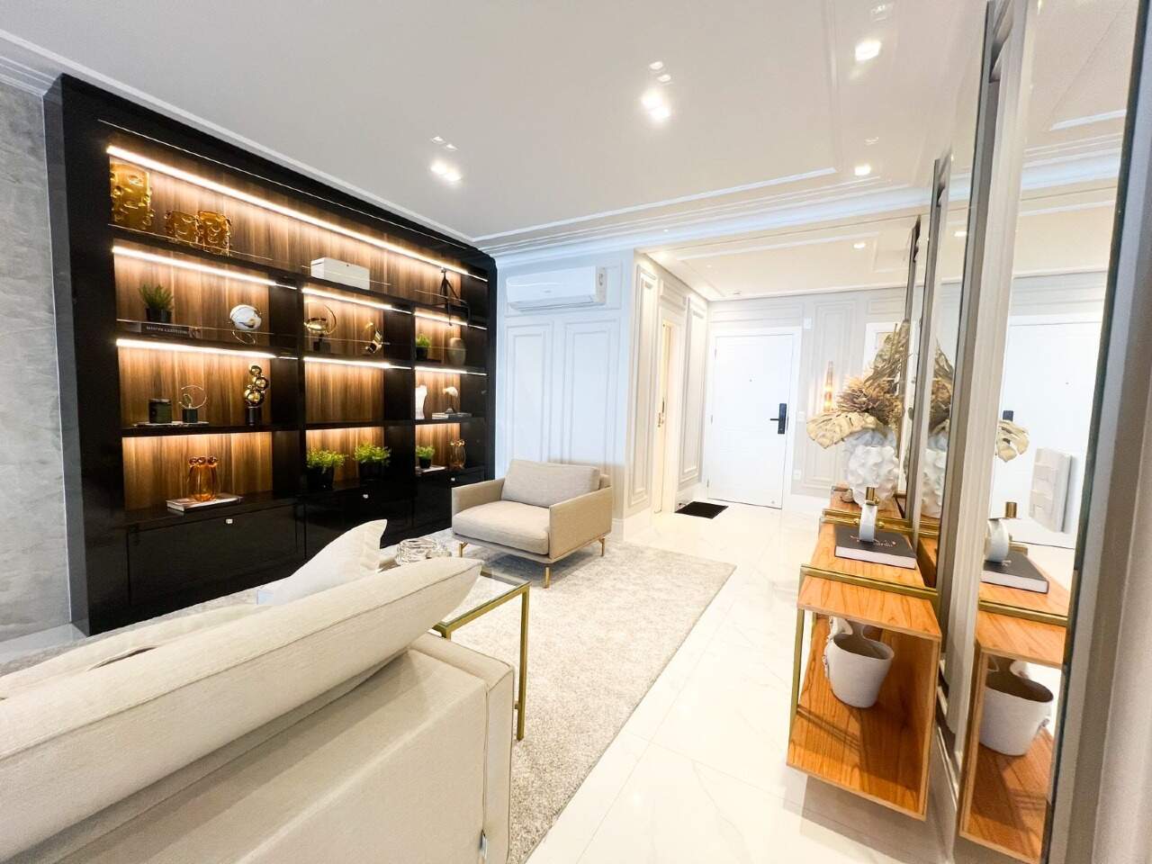 Apartamento à venda no Meia Praia: 