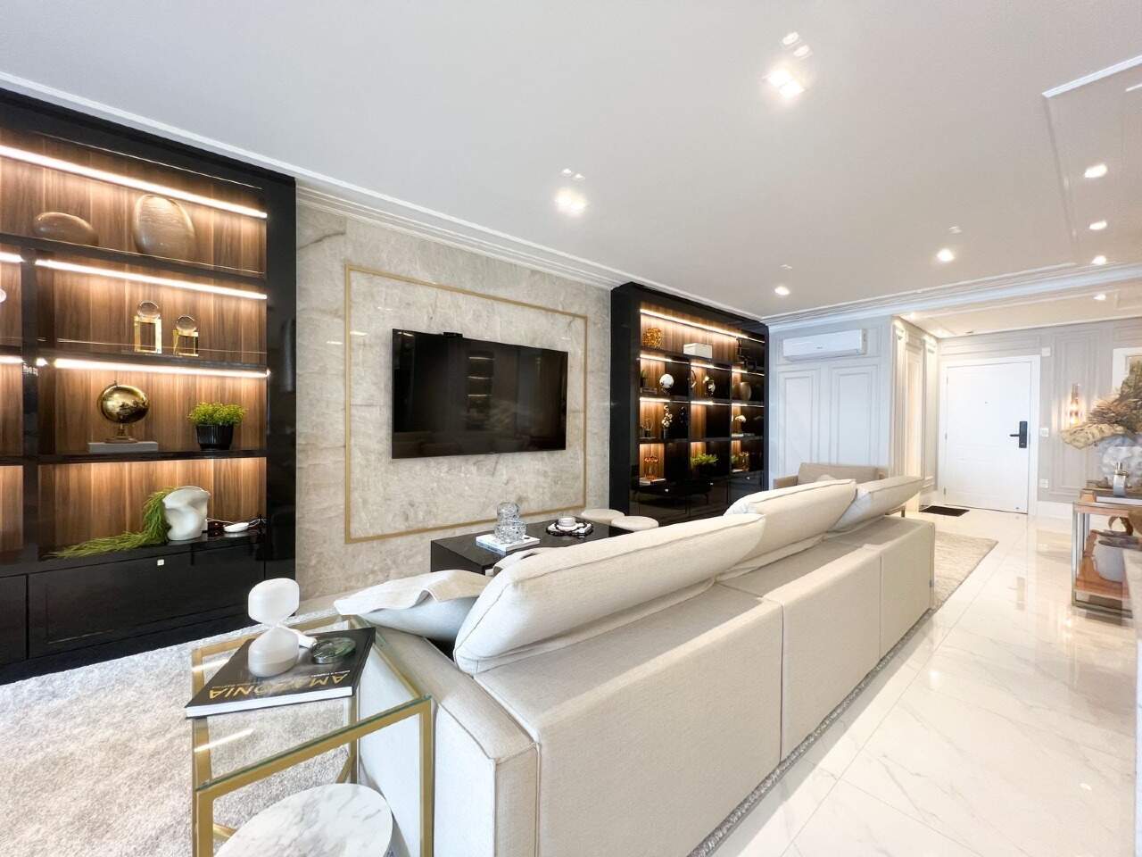 Apartamento à venda no Meia Praia: 
