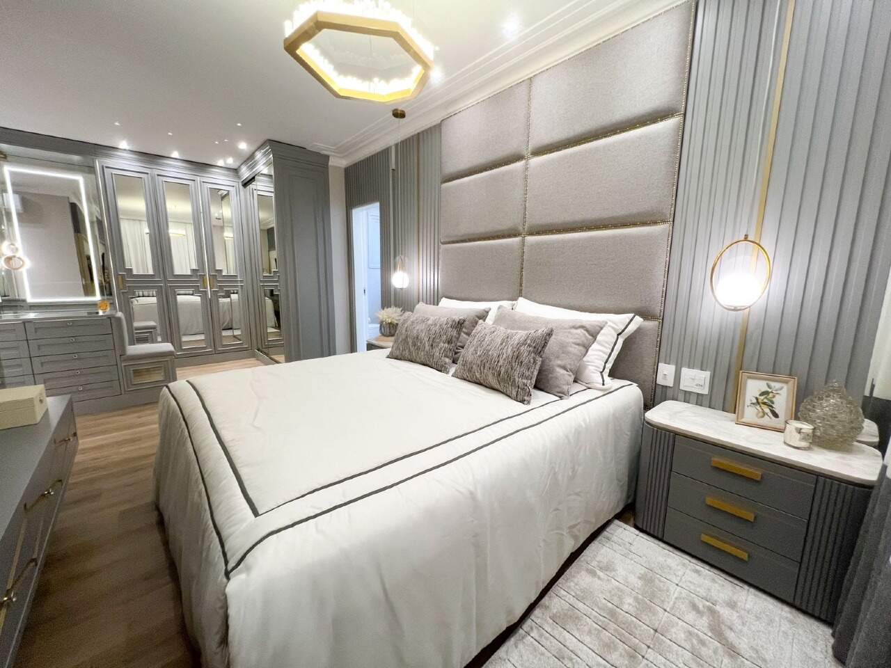 Apartamento à venda no Meia Praia: 