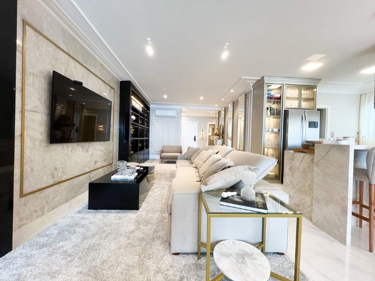 Apartamento à venda no Meia Praia: 