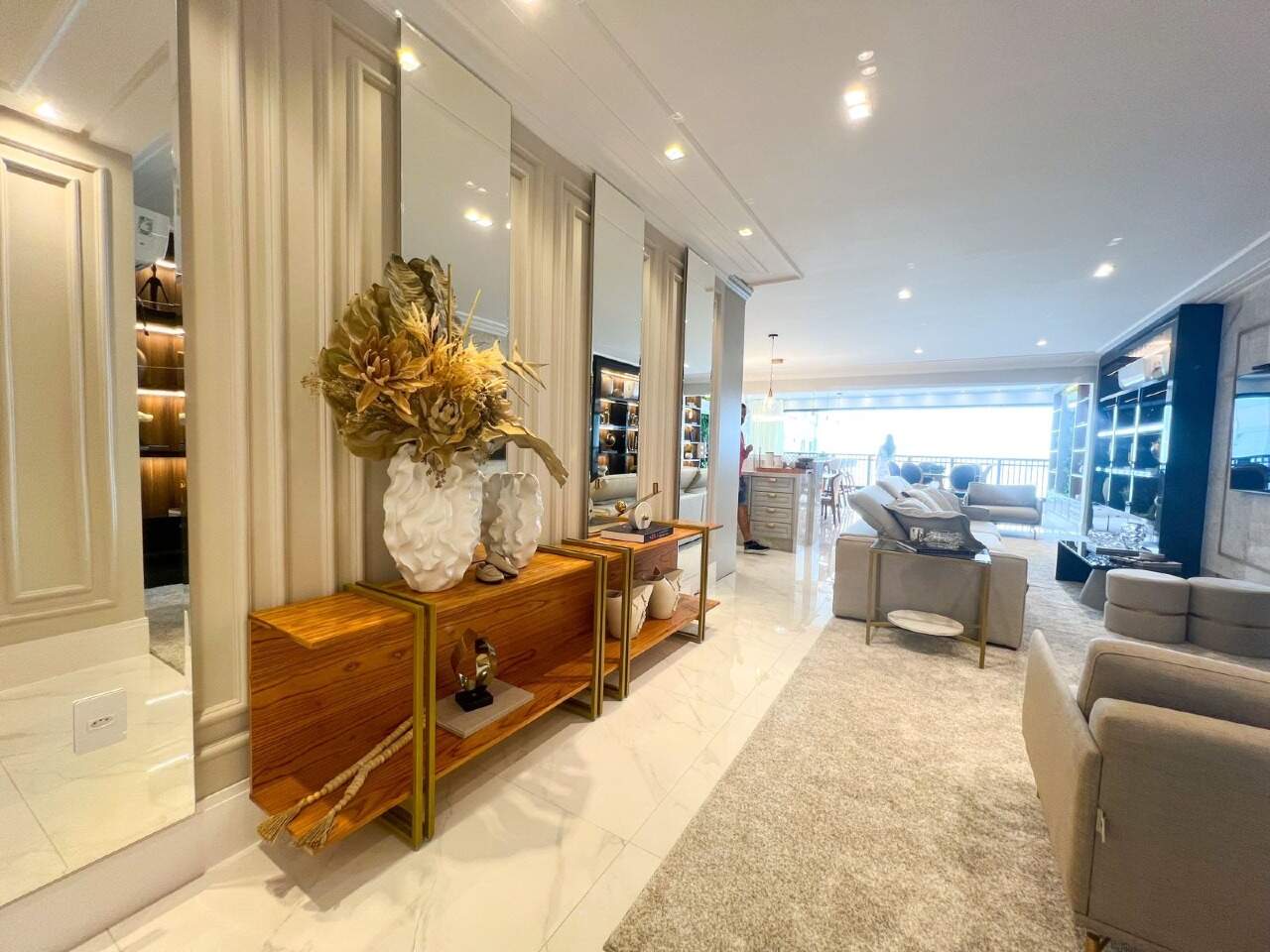 Apartamento à venda no Meia Praia: 