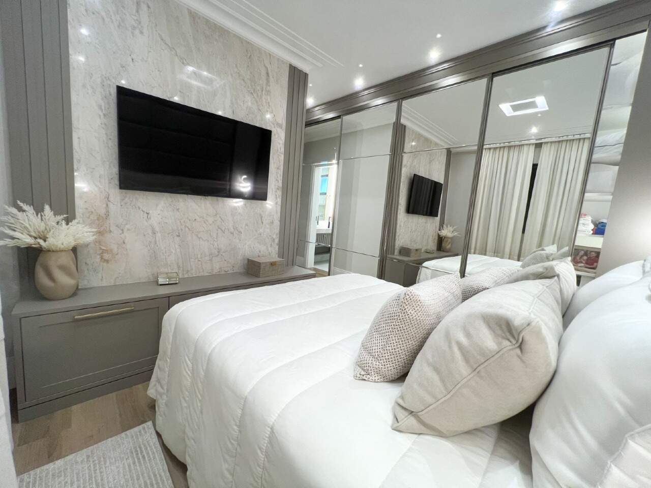 Apartamento à venda no Meia Praia: 