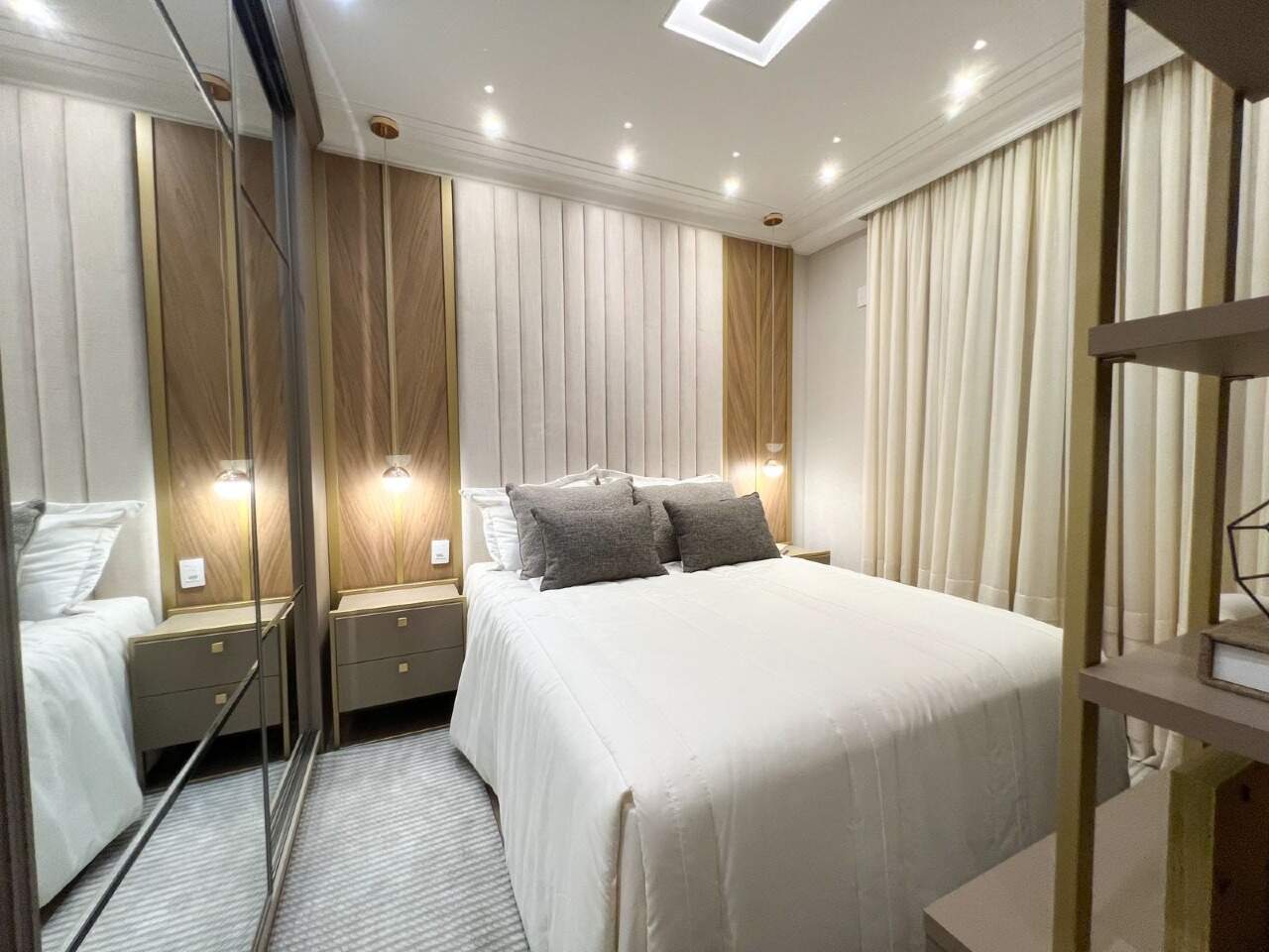 Apartamento à venda no Meia Praia: 