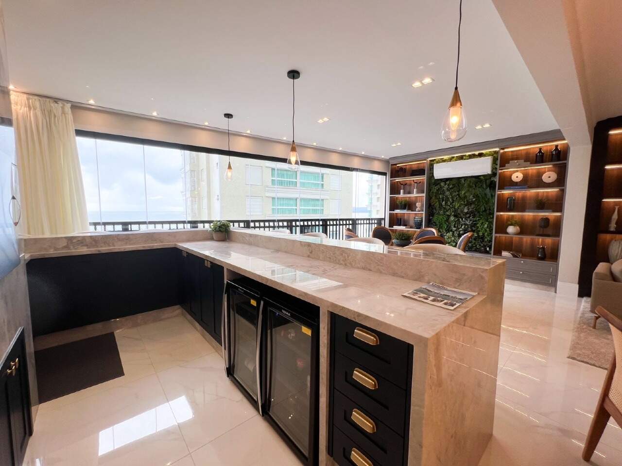 Apartamento à venda no Meia Praia: 