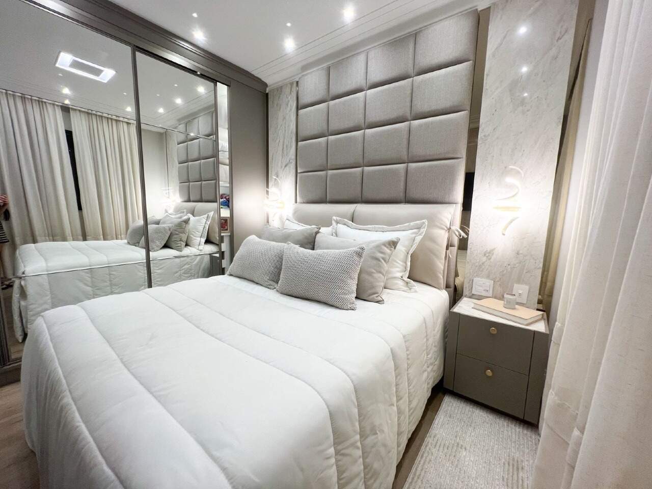 Apartamento à venda no Meia Praia: 