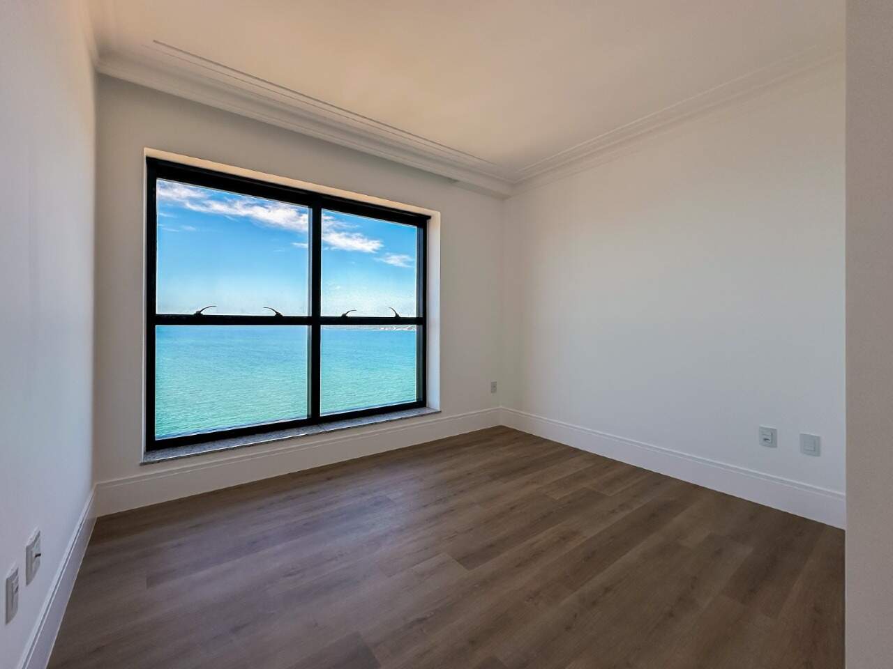 Apartamento Diferenciado à venda no Meia Praia: