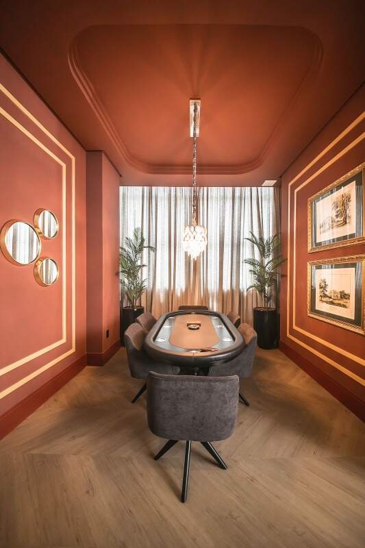 Apartamento Diferenciado à venda no Meia Praia: