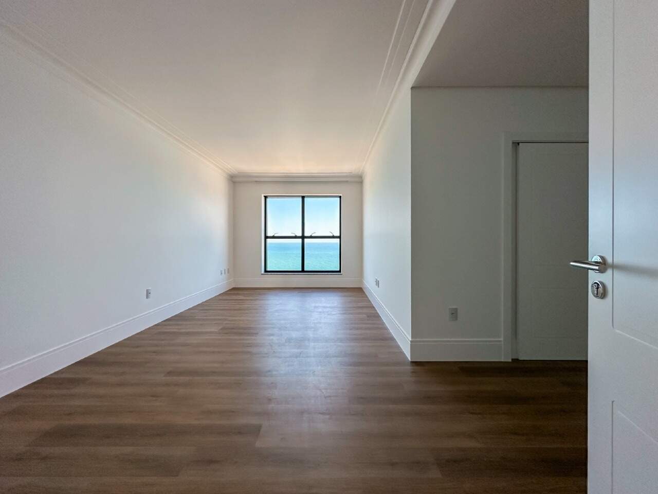 Apartamento Diferenciado à venda no Meia Praia: