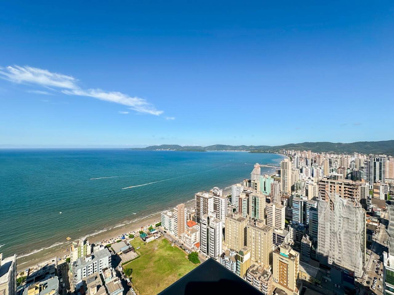 Apartamento Diferenciado à venda no Meia Praia: