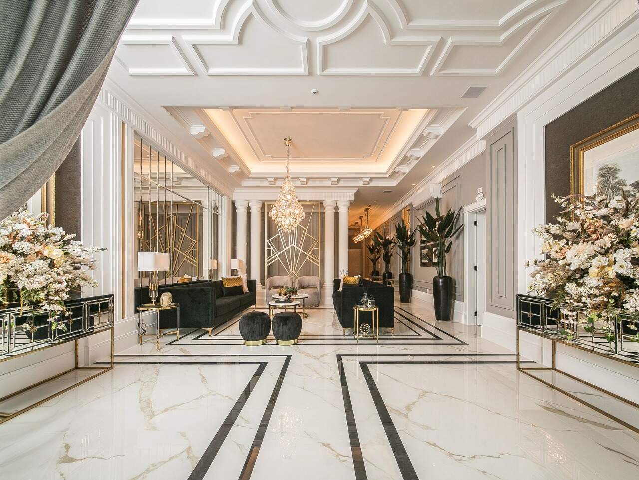 Apartamento Diferenciado à venda no Meia Praia: 