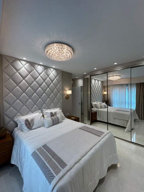 Apartamento à venda no Meia Praia: