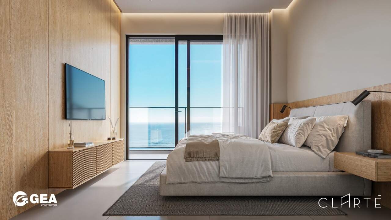 Apartamento à venda no Meia Praia: 