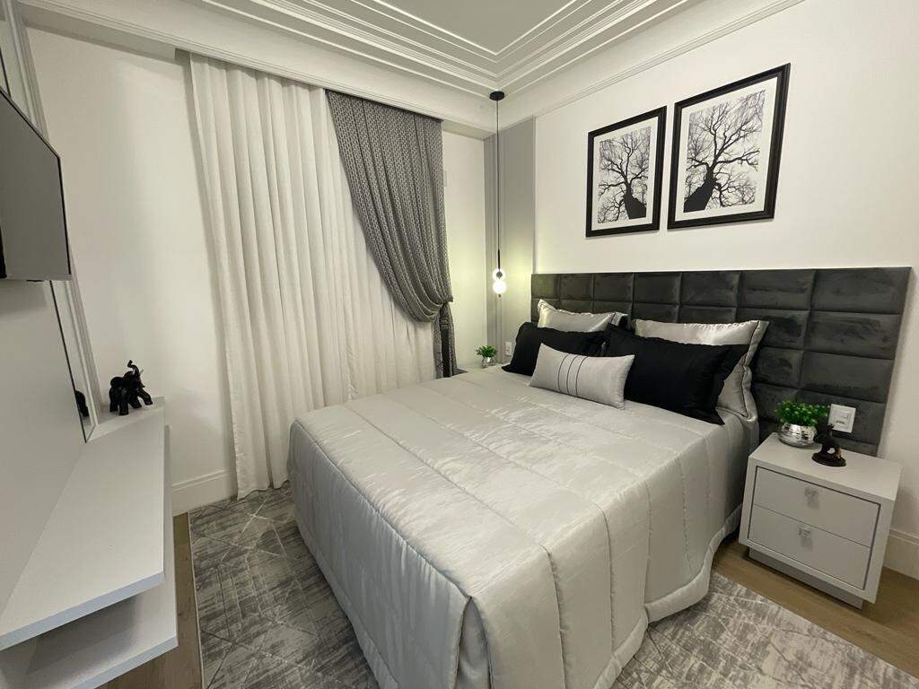 Apartamento à venda no Meia Praia: 