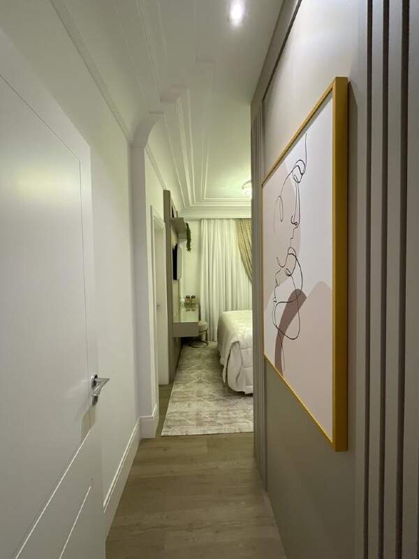 Apartamento à venda no Meia Praia: 