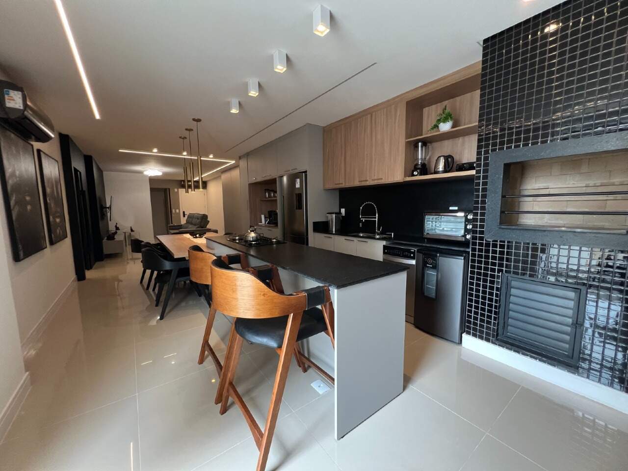 Apartamento à venda no Meia Praia: 