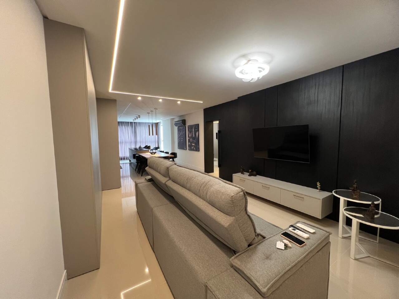 Apartamento à venda no Meia Praia: 