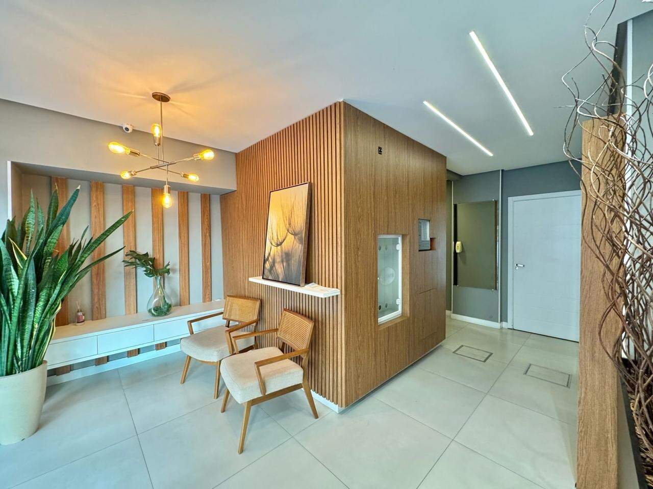 Apartamento à venda no Meia Praia: 