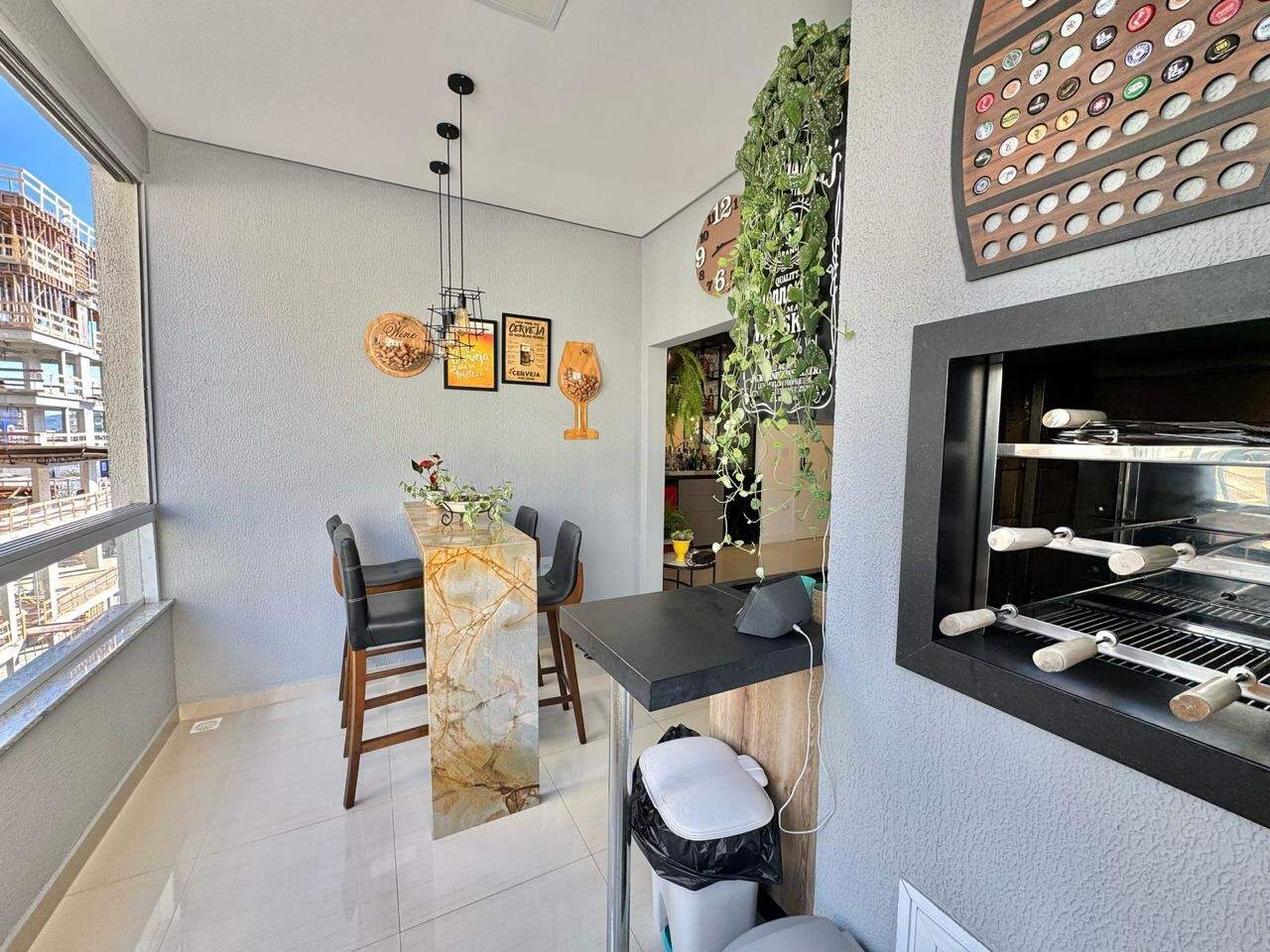 Apartamento à venda no Meia Praia: 