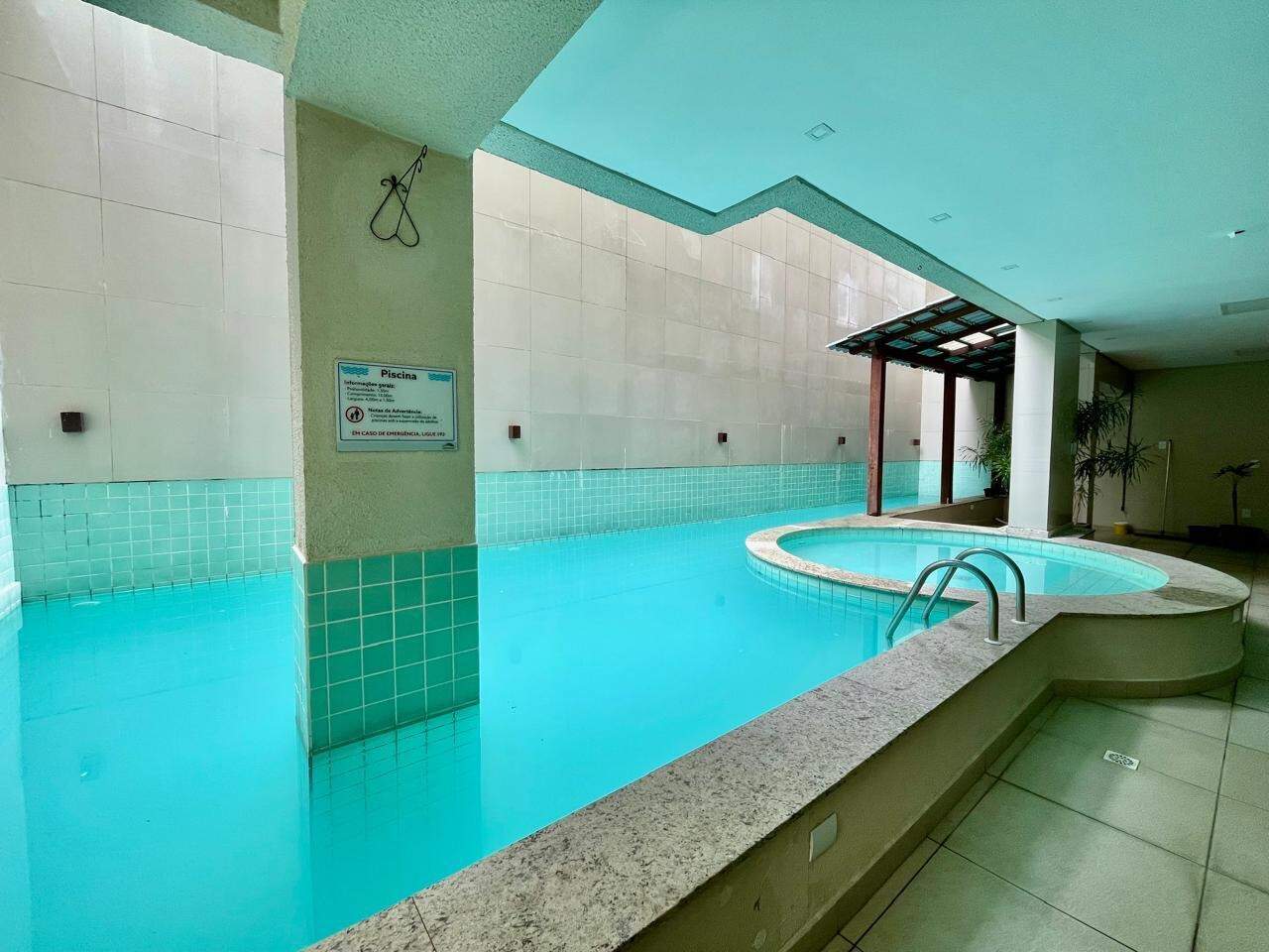 Apartamento à venda no Meia Praia: 